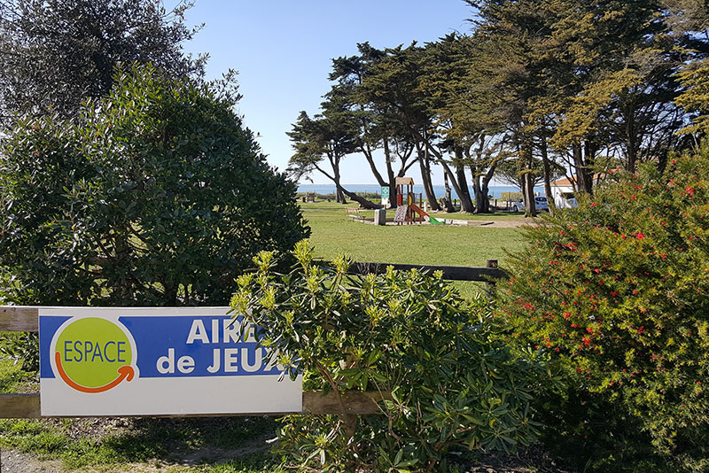 aire de jeux loisirs exterieur equipements les tables du soleil